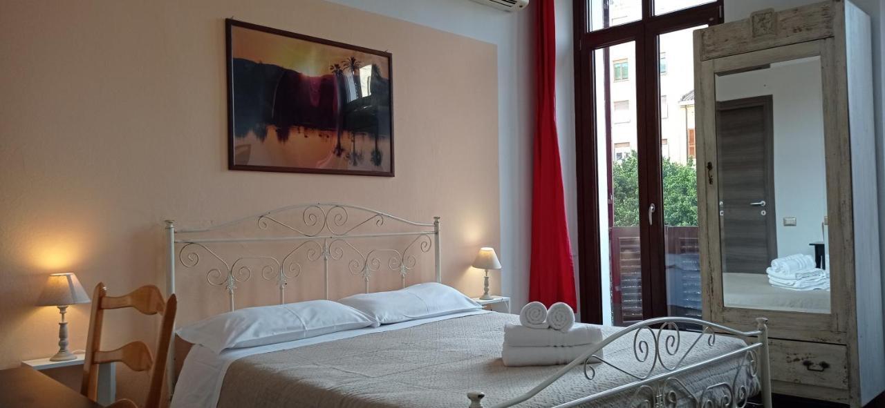 Onlyrooms III - Piazza Jenne Cagliari Exterior photo