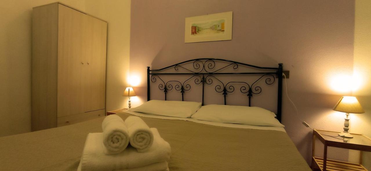 Onlyrooms III - Piazza Jenne Cagliari Exterior photo